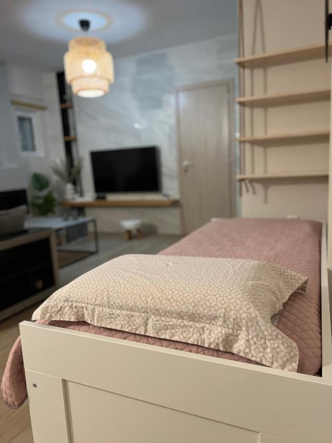 Vicky'S Studio Piraeus Bagian luar foto